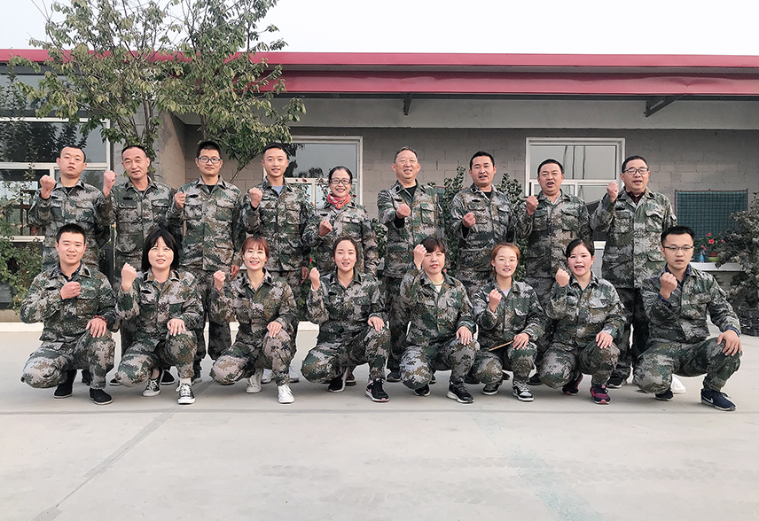 公司成立民兵連，開(kāi)展軍訓(xùn)